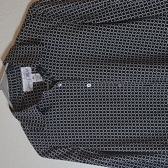 JONES Wear Petite Size 8 Button Down Long Sleeve Cropped Top - Picture 4 of 6